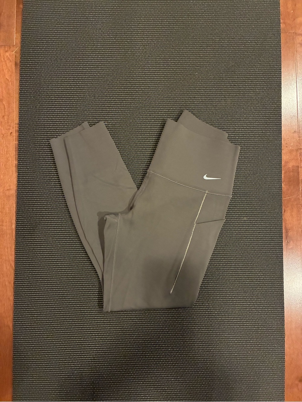 Nike Universa Grey High-Waist Athletic Leggings